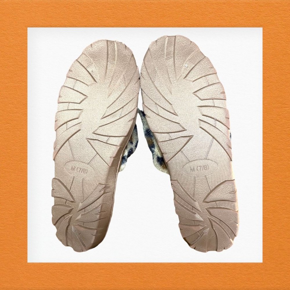 Willow And Ruby Leopard Print Slippers Size 7/8 - image 3